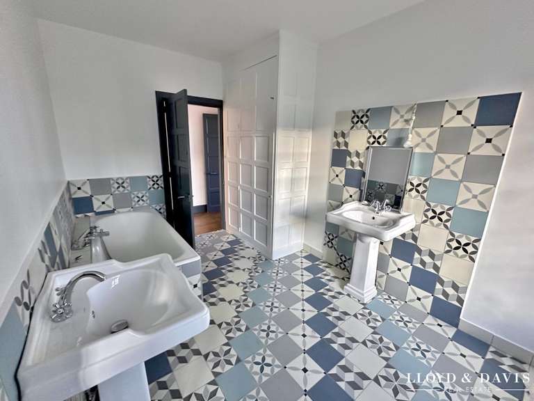 Château Saint-Pierre-de-Trivisy - 14 chambres - 660m²