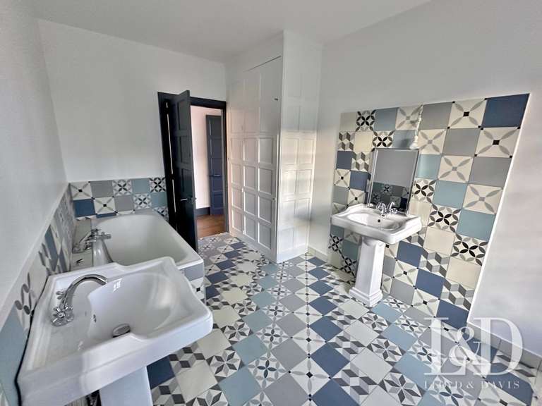 Château Saint-Pierre-de-Trivisy - 14 chambres - 660m²