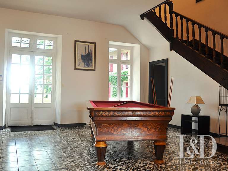 Château Saint-Pierre-de-Trivisy - 14 chambres - 660m²