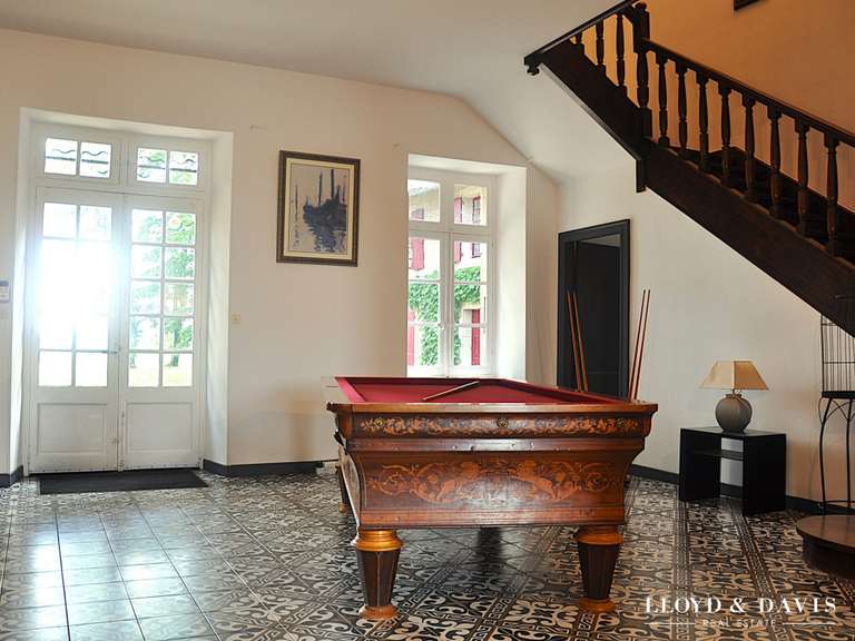 Château Saint-Pierre-de-Trivisy - 14 chambres - 660m²