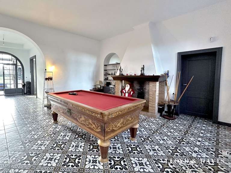 Château Saint-Pierre-de-Trivisy - 14 chambres - 660m²