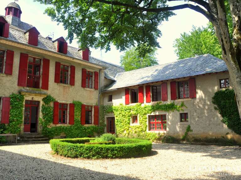 Château Saint-Pierre-de-Trivisy - 14 chambres - 660m²