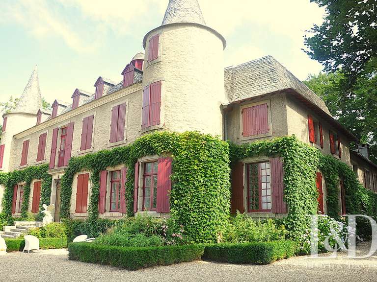 Château Saint-Pierre-de-Trivisy - 14 chambres - 660m²