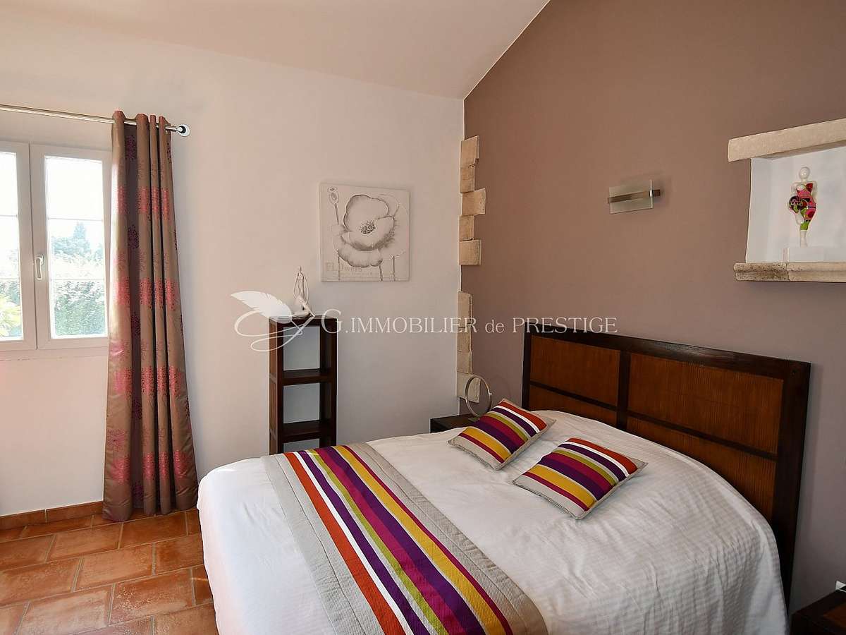 Maison Saint-Pierre-de-Vassols