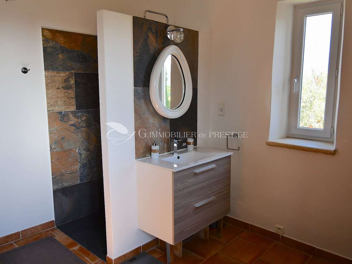 Maison Saint-Pierre-de-Vassols