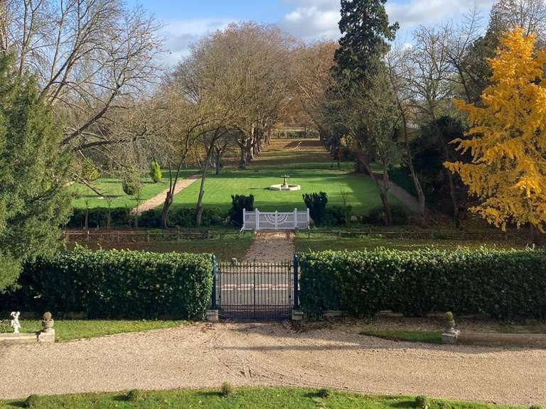 Castle Saint-Pierre-du-Vauvray - 11 bedrooms - 900m²
