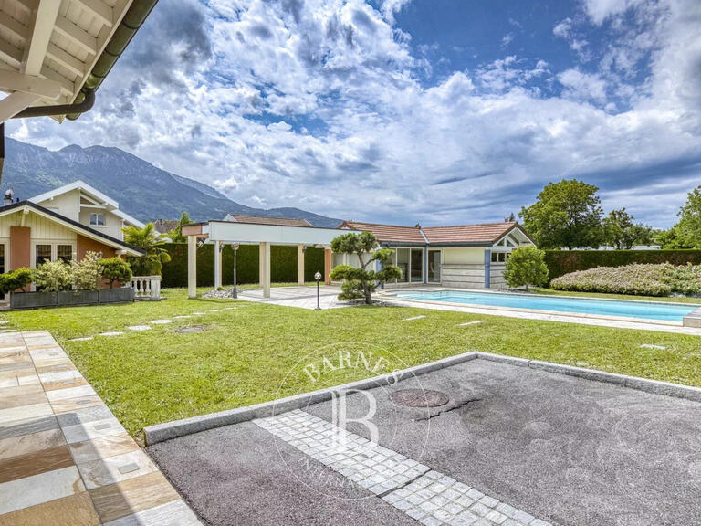 Maison Saint-Pierre-en-Faucigny - 4 chambres - 249m²