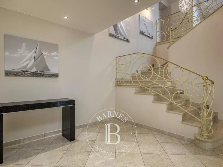 Maison Saint-Pierre-en-Faucigny - 4 chambres - 249m²