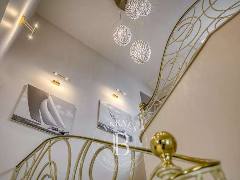 Maison Saint-Pierre-en-Faucigny - 4 chambres - 249m²