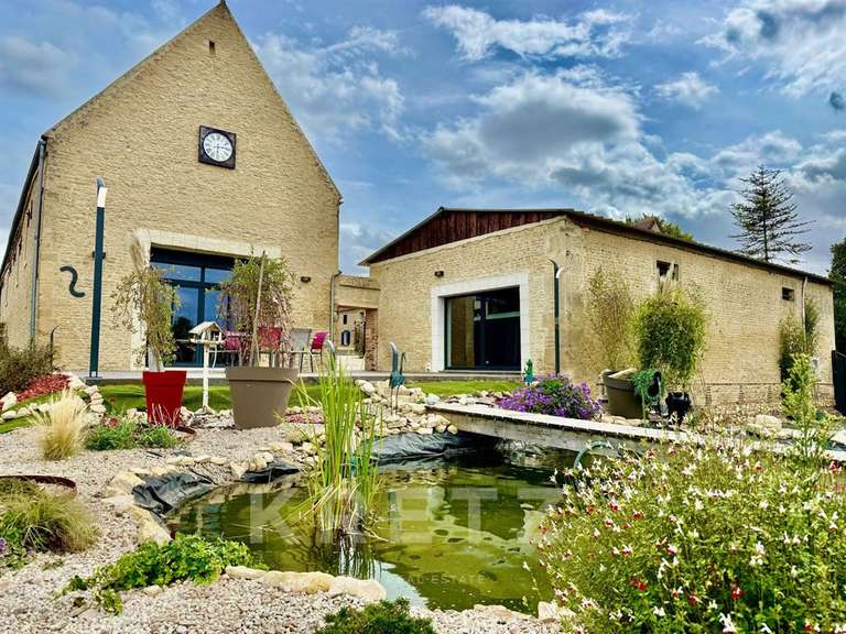 Propriété Saint-Pierre-sur-Dives - 4 chambres - 285m²