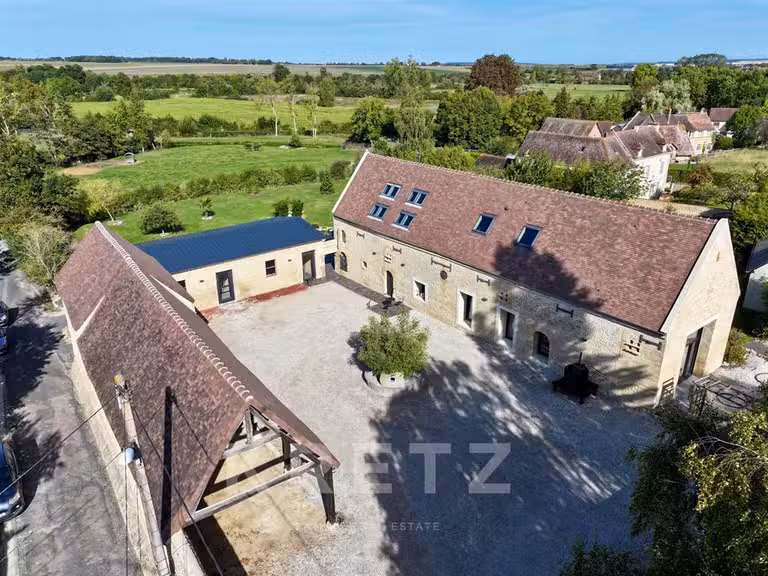 Propriété Saint-Pierre-sur-Dives - 4 chambres - 285m²