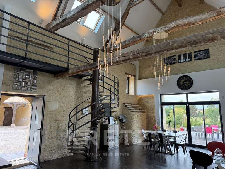Propriété Saint-Pierre-sur-Dives - 4 chambres - 285m²