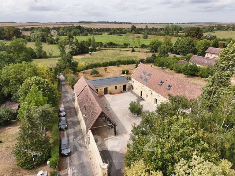 Propriété Saint-Pierre-sur-Dives - 4 chambres - 285m²