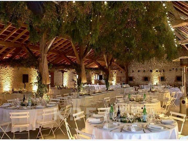 Castle Saint-Pourçain-sur-Sioule - 9 bedrooms - 460m²