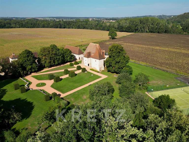 Château Saint-Pourçain-sur-Sioule - 9 chambres - 460m²