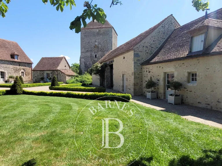 Propriété Saint-Pourçain-sur-Sioule - 5 chambres - 300m²