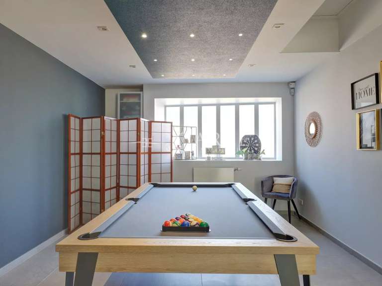 Propriété Saint-Priest - 4 chambres - 262m²