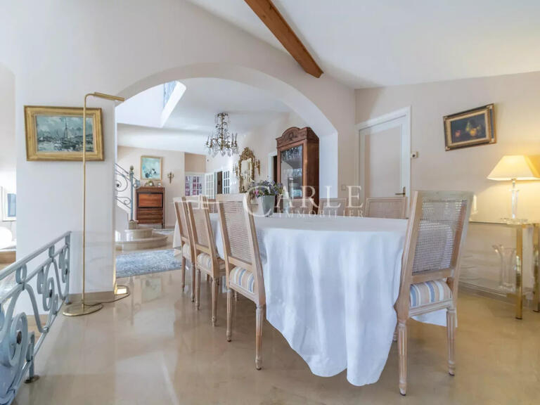 Villa Saint-Priest - 4 bedrooms - 425m²