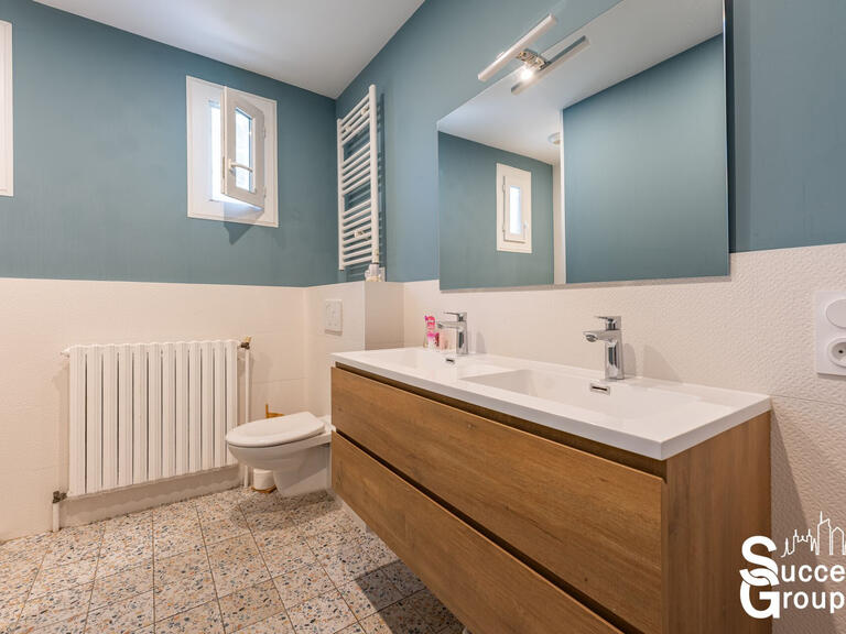 Villa Saint-Priest - 5 bedrooms - 332m²