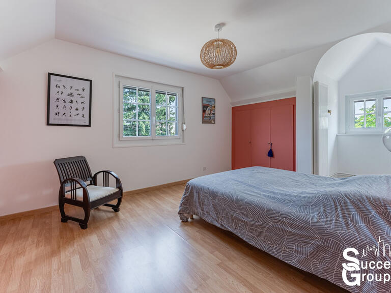 Villa Saint-Priest - 5 bedrooms - 332m²