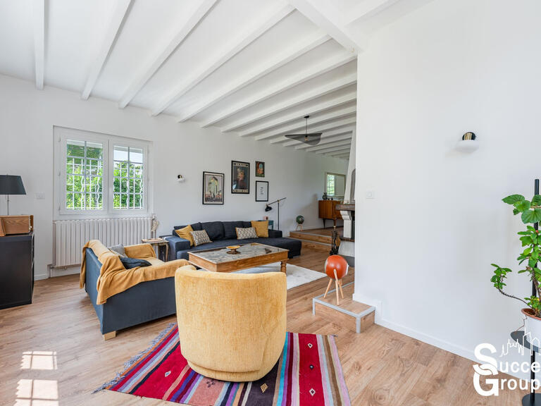 Villa Saint-Priest - 5 bedrooms - 332m²