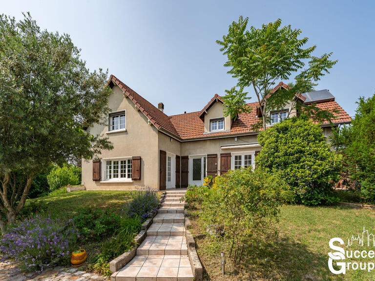Villa Saint-Priest - 5 bedrooms - 332m²