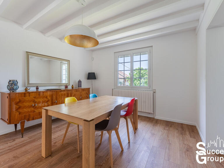 Villa Saint-Priest - 5 bedrooms - 332m²