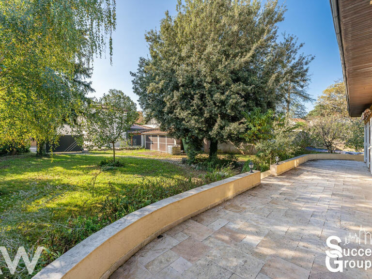 Villa Saint-Priest - 6 chambres - 297m²