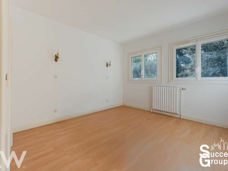 Villa Saint-Priest - 6 bedrooms - 297m²