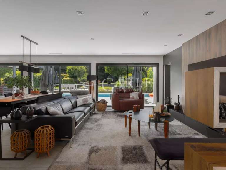Villa Saint-Priest - 4 chambres - 209m²