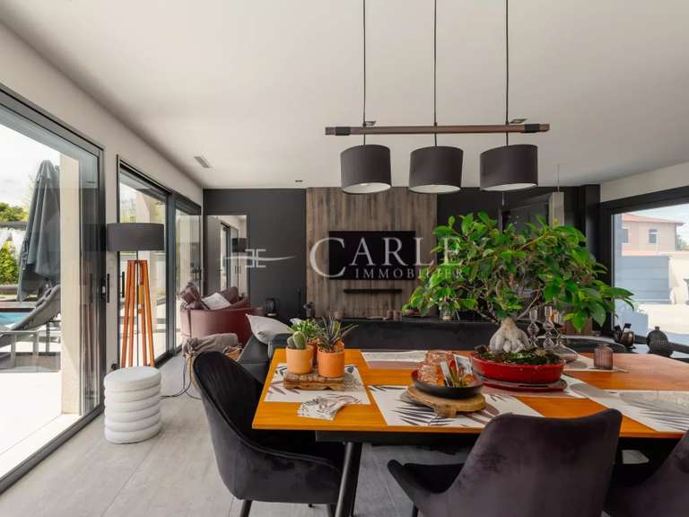 Villa Saint-Priest - 4 chambres - 209m²