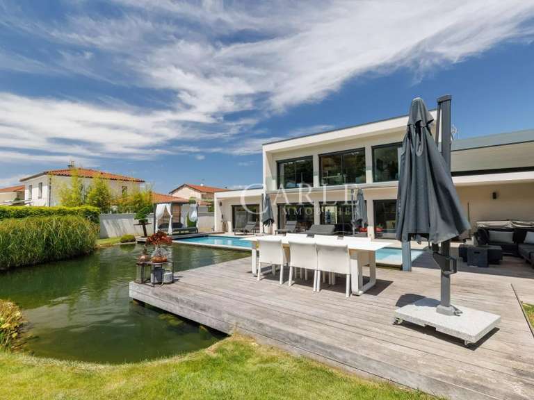 Villa Saint-Priest - 4 chambres - 209m²