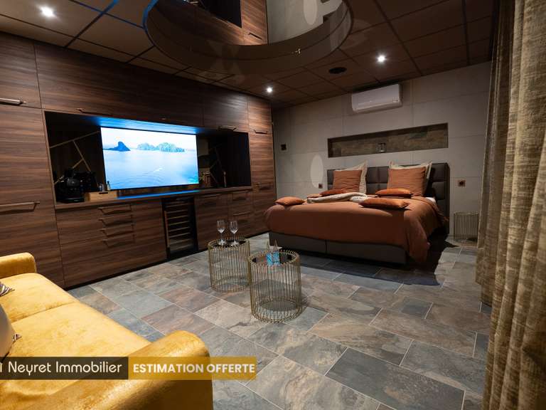 Appartement Saint-Priest-en-Jarez - 3 chambres - 316m²