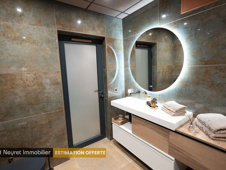 Appartement Saint-Priest-en-Jarez - 3 chambres - 316m²