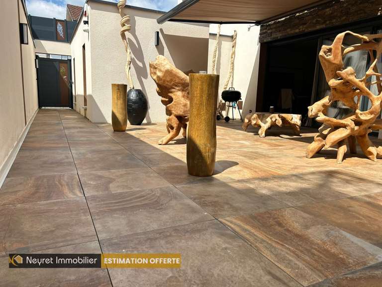 Appartement Saint-Priest-en-Jarez - 4 chambres - 150m²