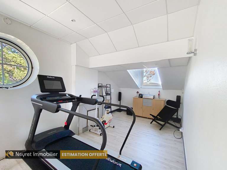 Maison Saint-Priest-en-Jarez - 6 chambres - 320m²