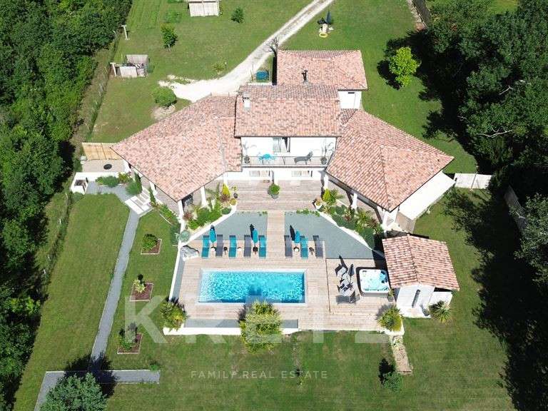 Maison Saint Privat en Périgord - 5 chambres - 240m²