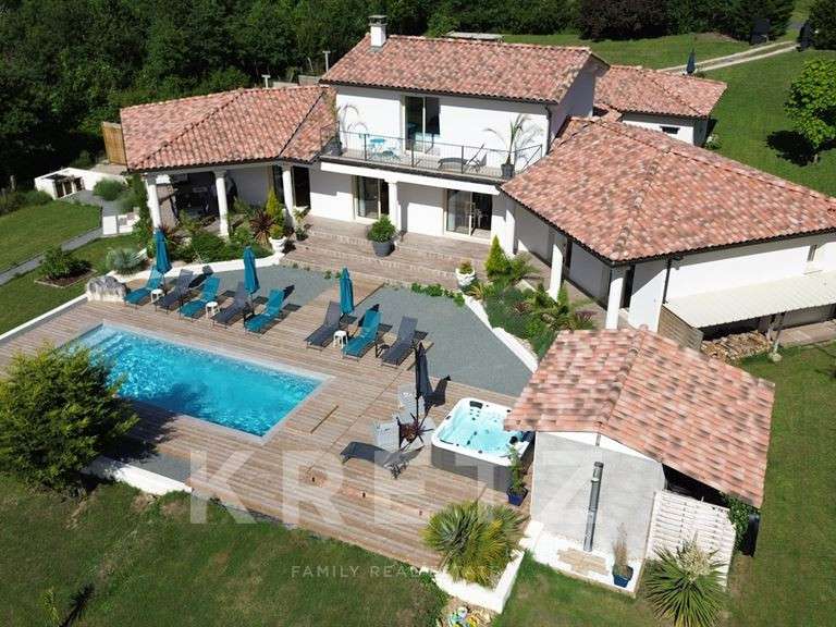 Maison Saint Privat en Périgord - 5 chambres - 240m²