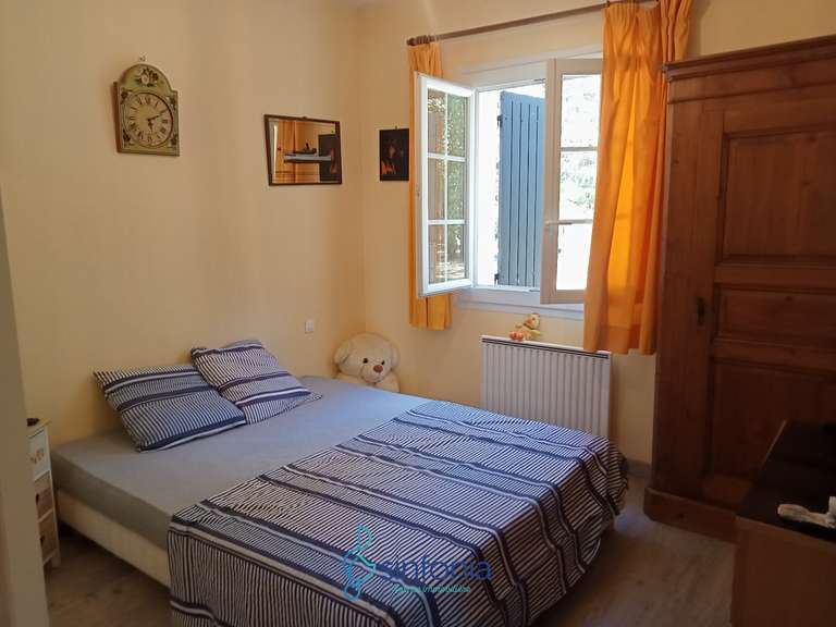 Maison Saint-Quentin-la-Poterie - 2 chambres - 109m²