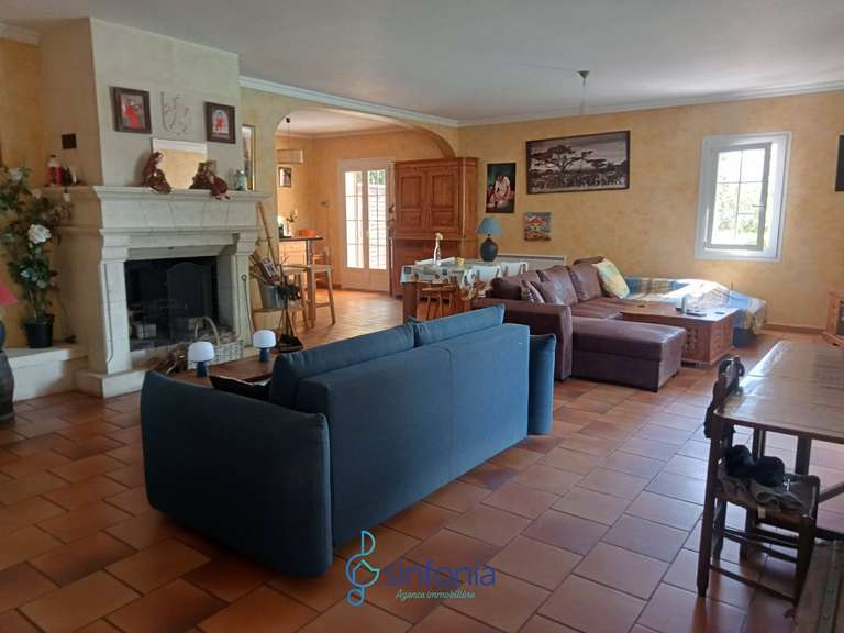 Maison Saint-Quentin-la-Poterie - 2 chambres - 109m²