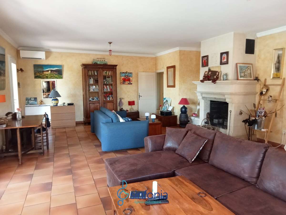 House Saint-Quentin-la-Poterie