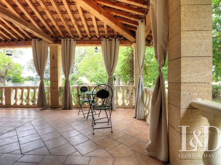 Maison Saint-Quentin-la-Poterie - 6 chambres - 239m²