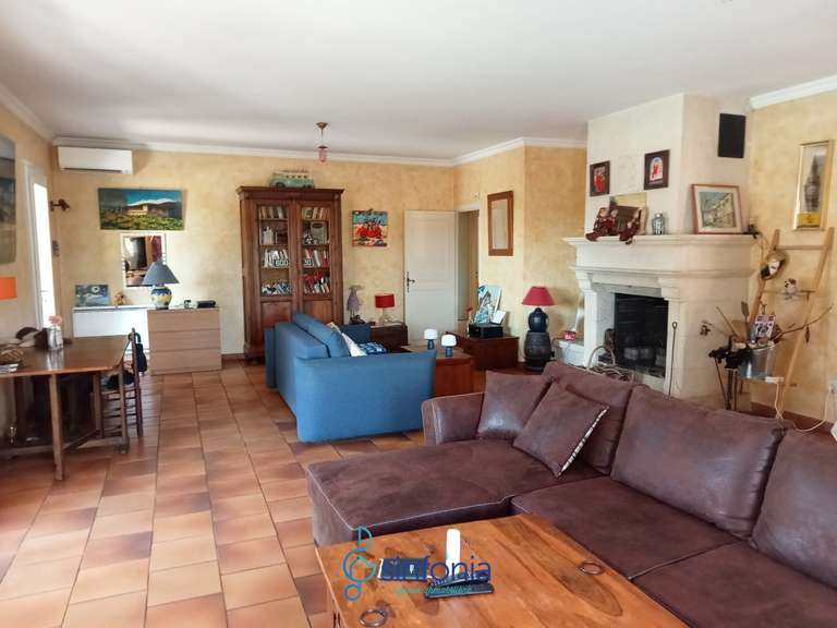 Maison Saint-Quentin-la-Poterie - 2 chambres - 109m²
