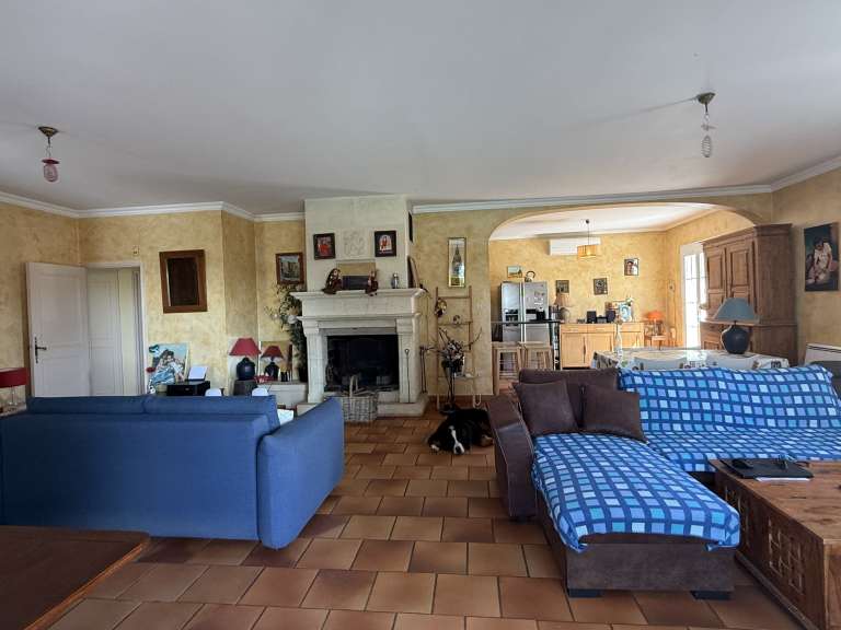 Maison Saint-Quentin-la-Poterie - 2 chambres - 109m²
