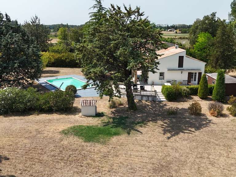 Maison Saint-Quentin-la-Poterie - 2 chambres - 109m²