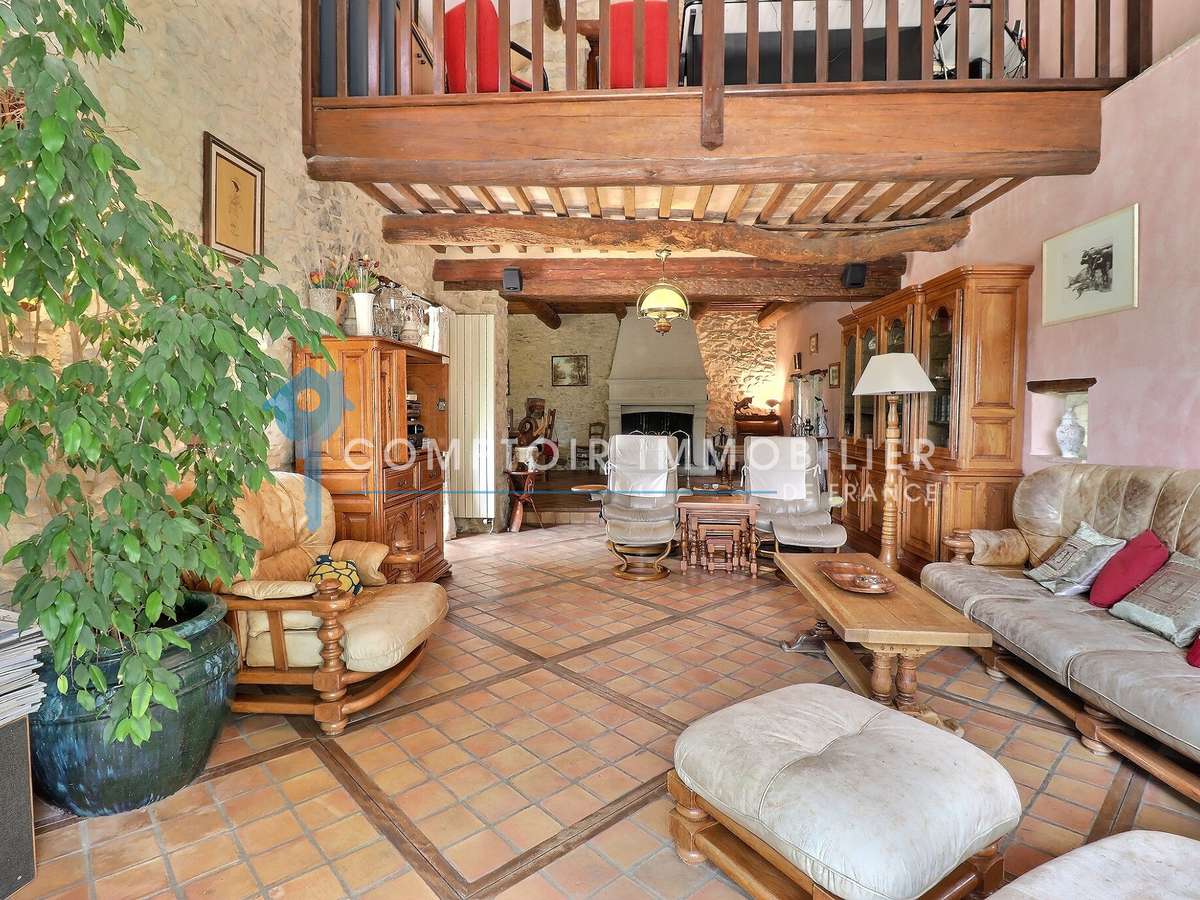 Maison Saint-Quentin-la-Poterie