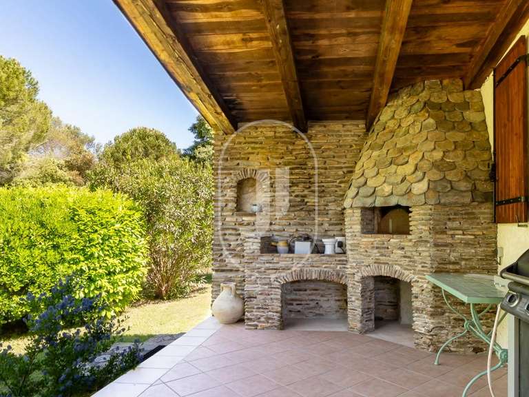 Maison Saint-Quentin-la-Poterie - 4 chambres - 138m²