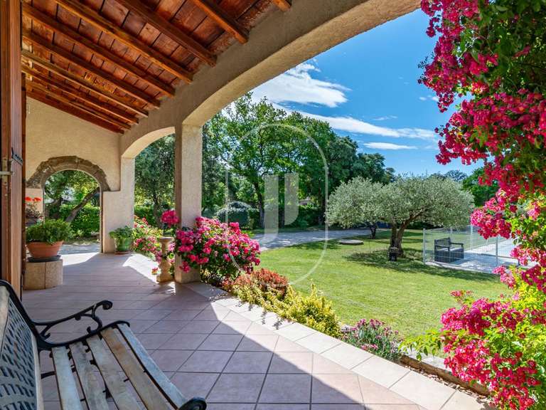Maison Saint-Quentin-la-Poterie - 4 chambres - 138m²