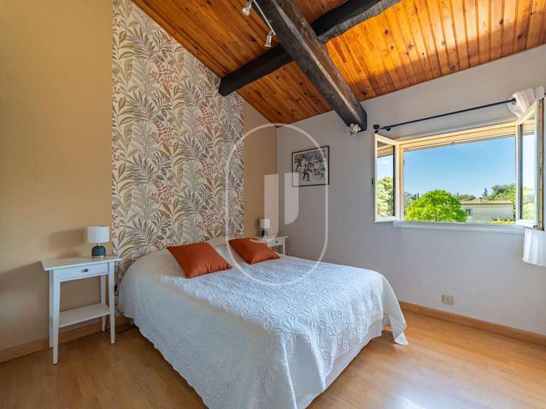 Maison Saint-Quentin-la-Poterie - 4 chambres - 138m²