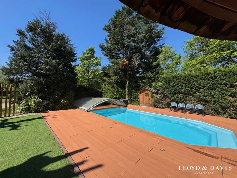 Maison Saint-Rambert-d'Albon - 9 chambres - 390m²